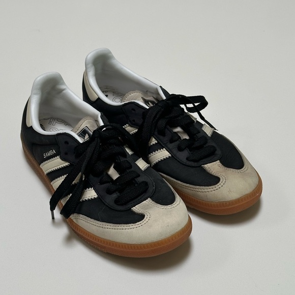 Adidas Samba Black and White Sneakers - Picture 5 of 8